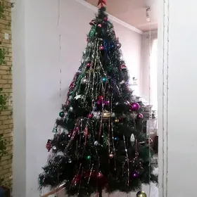 ЁЛКА С ИГУШКАМИ