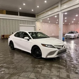 Toyota Camry 2021