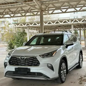 Toyota Highlander 2021