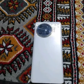 Tecno spark 20 pro +