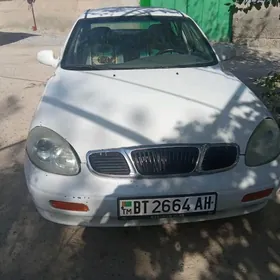 Daewoo Leganza 1999