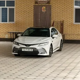 Toyota Camry 2020
