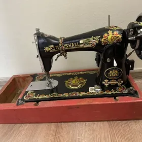 Швейная машина