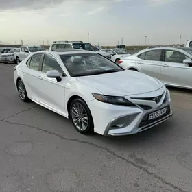 Toyota Camry 2021
