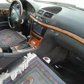 Mercedes-Benz E320 2002