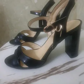 Босоножки женские, коженные