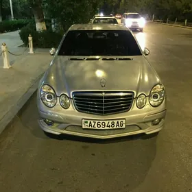 Mercedes-Benz E500 2005