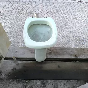 Унитаз  и  бачок