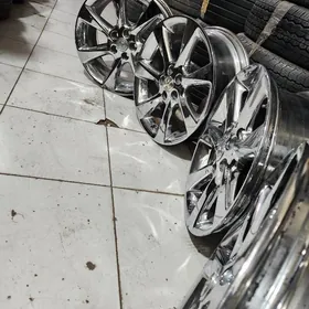 19 LEKSUS TAYOTA HIGLANDER UGR