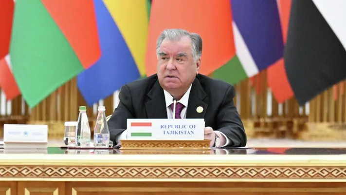 Emomali Rahmon häzirki döwrüň çylşyrymly meselelerini çözmekde parahatçylygyň we ynanyşmagyň ähmiýetini belledi