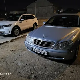 Mercedes-Benz S-Class 2001