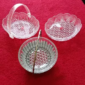 Вазочки для фруктов, печенья.