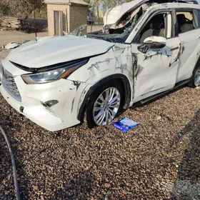 Toyota Highlander 2020