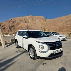 Mitsubishi Outlander 2025