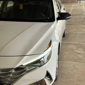 Hyundai Elantra 2022