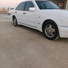 Mercedes-Benz E320 1999