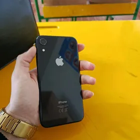 iPhone xr. 77%