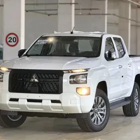 Mitsubishi L200 2025