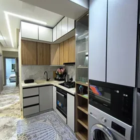 11 MKR 4/3 ET 2 KOMNAT EWRO