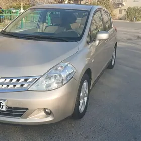 Nissan Tiida 2009