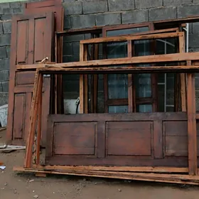 Agaç gapy äpişge окно