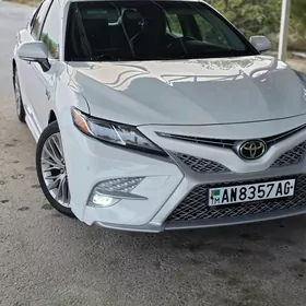 Toyota Camry 2018