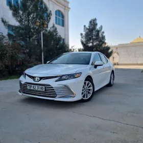 Toyota Camry 2021