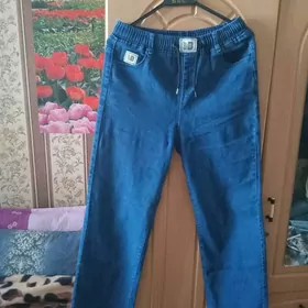 Джинсы разные