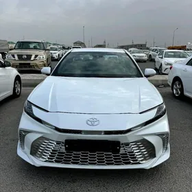 Toyota Camry 2025