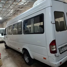 Mercedes-Benz Sprinter 3500 2002