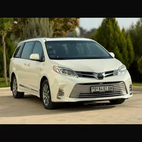 Toyota Sienna 2020