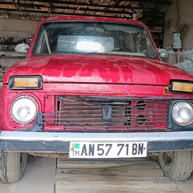 Lada Niva 1982