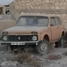 Lada Niva 1990