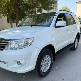 Toyota Fortuner 2012