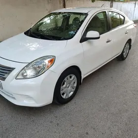 Nissan Versa 2011