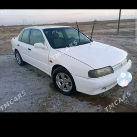 Nissan Primera 1992