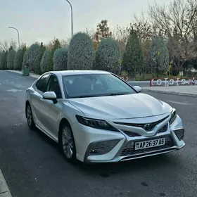 Toyota Camry 2021