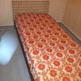 Кровать одинарная