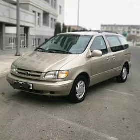 Toyota Sienna 2000