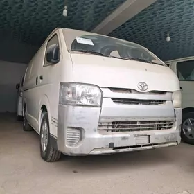 Toyota Hiace 2022