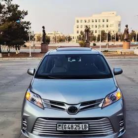 Toyota Sienna 2020
