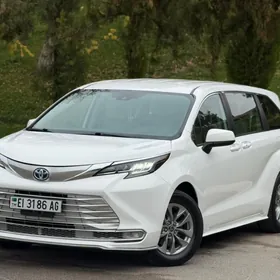 Toyota Sienna 2022