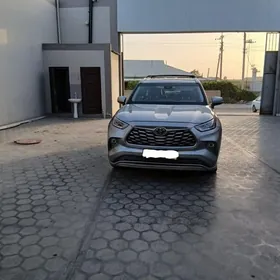 Toyota Highlander 2024