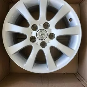 ES 300 Leksus Komplekt