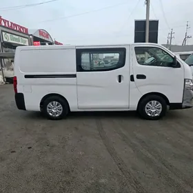 Nissan Urvan 2021