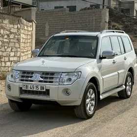 Mitsubishi Pajero 2011