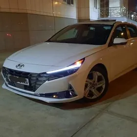 Hyundai Elantra 2022