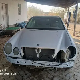 Mercedes-Benz E320 1998