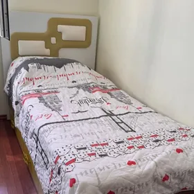 2 krowat detskıy , shkaf , sto