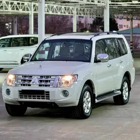 Mitsubishi Pajero 2013
